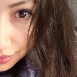 Meet your Posher, Lamya